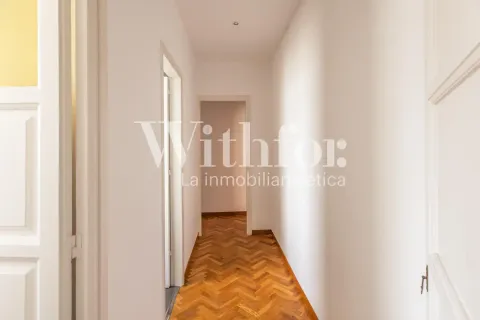 Квартира 220 м² в Барселоне