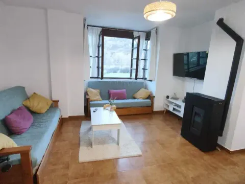 Pis de 50 m² a Puebla de Lillo