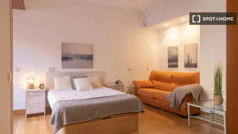 Room for rent, Madrid