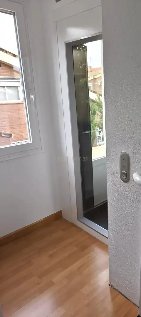 Appartamento 28 m² a Velilla de San Antonio