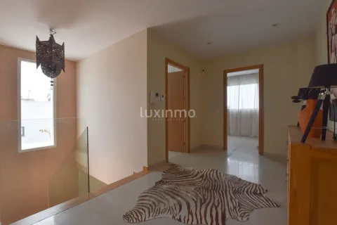 Haus 300 m² in Dénia