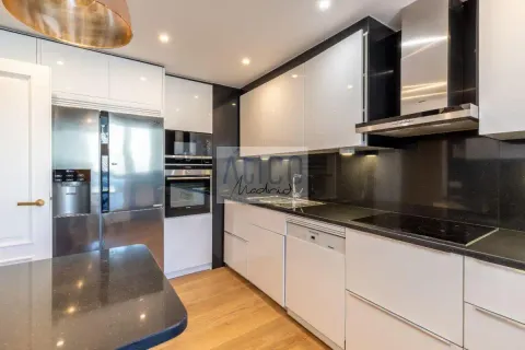 Appartamento 177 m² a Madrid