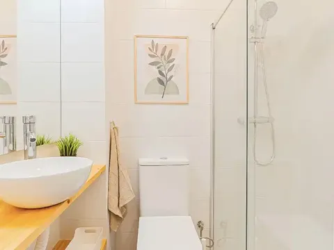 Habitació de lloguer, Torrevella