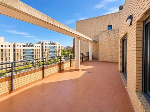 Flat 160 m² in Zaragoza