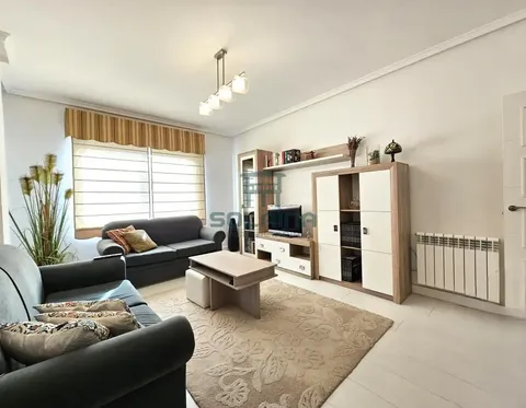 Wohnung 90 m² in Ourense