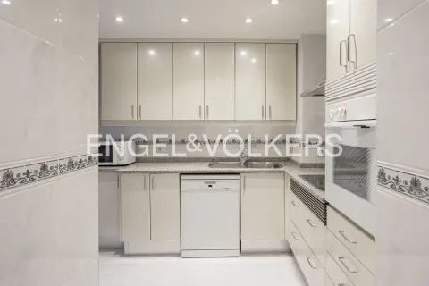 Wohnung 191 m² in Madrid