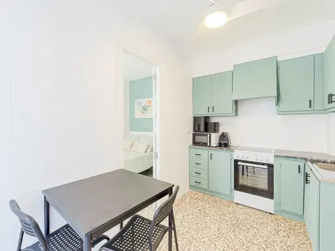 Habitació de lloguer, Torrevella