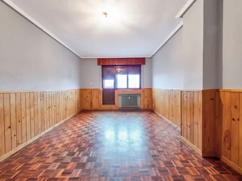 Pis de 87 m² a Avilés