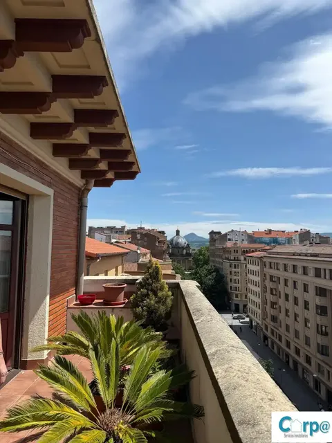 Pis de 189 m² a Pamplona