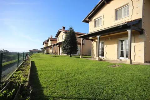 Casa de 216 m² a Udías