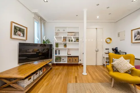 Wohnung 111 m² in Madrid