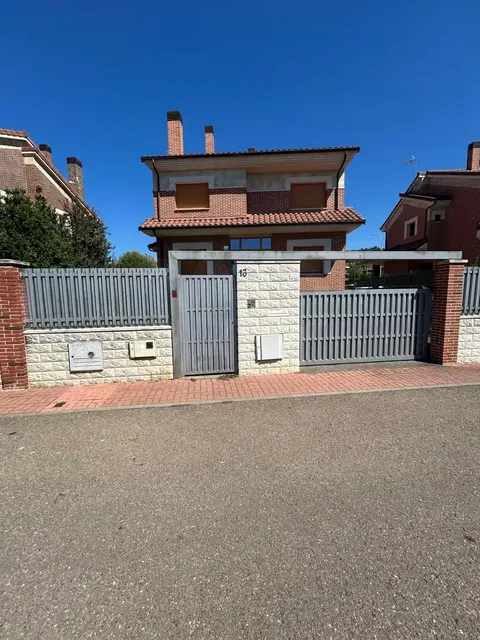 Casa de 235 m² en Sariegos