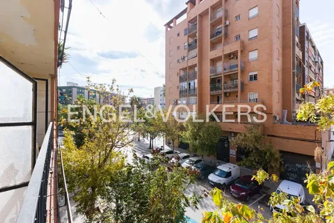 Pis de 77 m² a València
