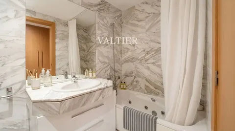 Wohnung 102 m² in Madrid