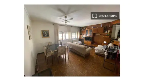Habitació de lloguer, Madrid (3/5)