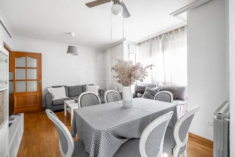 Wohnung 94 m² in Madrid