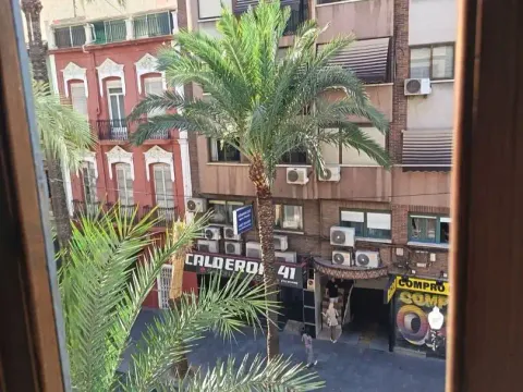 Pis de 100 m² a Alacant