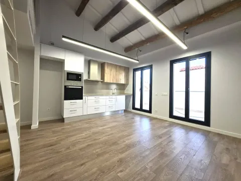 Pis de 99 m² a Badalona