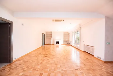 Appartamento 250 m² a Madrid (2/46)