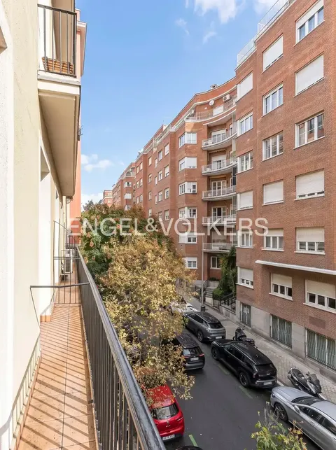 Wohnung 99 m² in Madrid