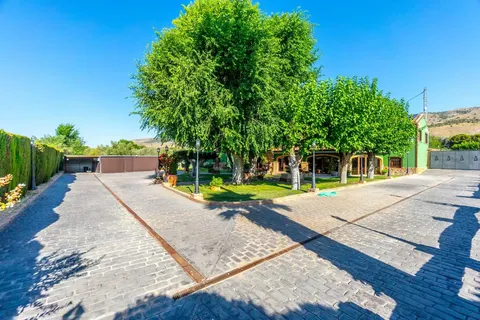 Casa de 395 m² a Onil