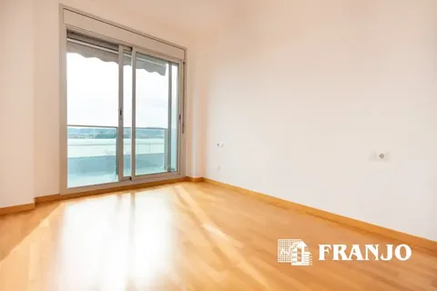 Pis de 111 m² a Barberà del Vallès