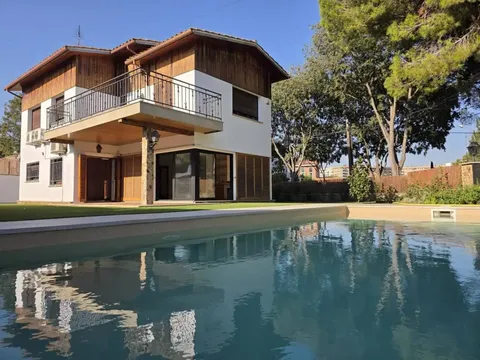 Moradia 618 m² em Cerdanyola del Vallès