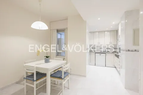 Wohnung 191 m² in Madrid