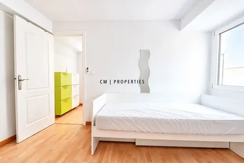 Pis de 77 m² a València