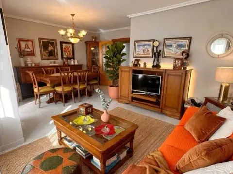 House 214 m² in Benicàssim / Benicasim