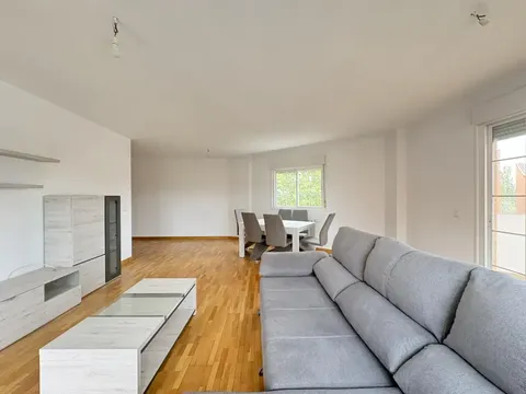 Wohnung 160 m² in Mejorada del Campo