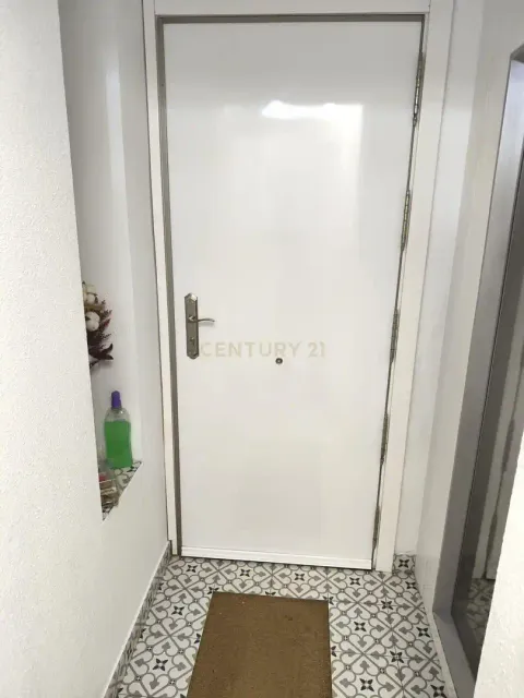 Appartamento 28 m² a Velilla de San Antonio