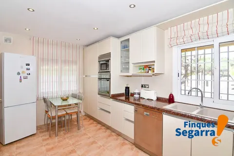 Casa de 196 m² a Roda de Berà