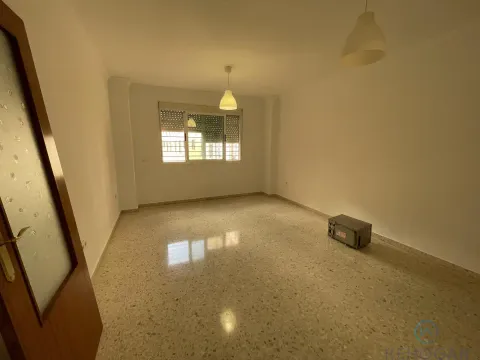 Pis de 85 m² a Dos Hermanas