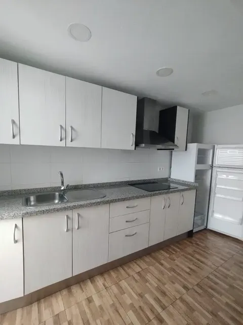 Piso de 90 m² en Granada