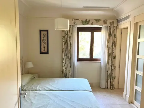 Pis de 300 m² a San Roque