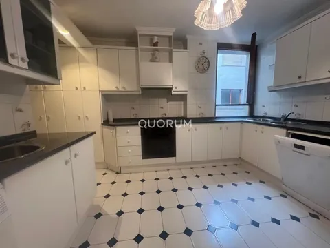 Wohnung 100 m² in Bilbao
