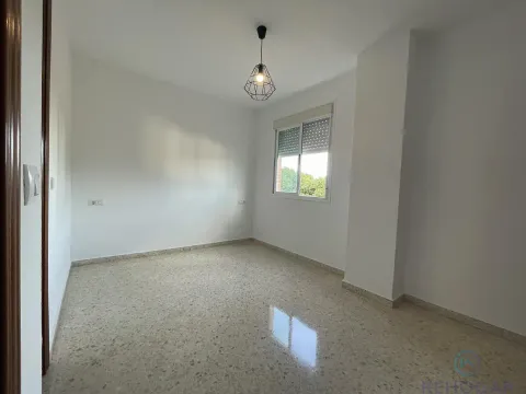 Pis de 85 m² a Dos Hermanas