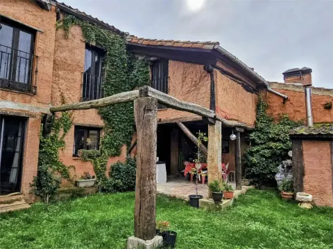 House 280 m² in Fresno de Cantespino (2/30)