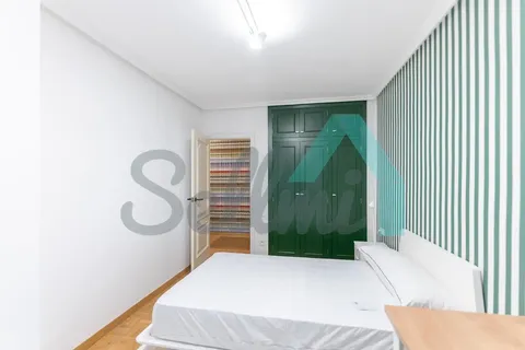 Pis de 83 m² a Oviedo