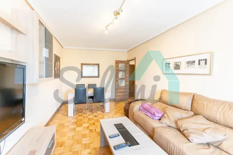 Pis de 95 m² a Oviedo