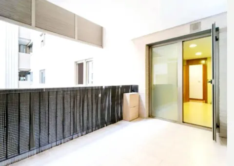 Flat 160 m² in Granada (4/23)