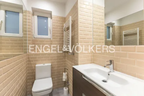 Wohnung 113 m² in Madrid