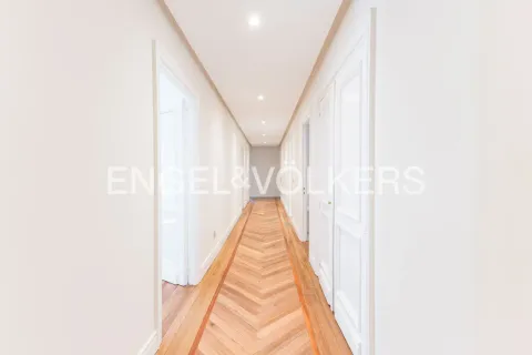 Apartamento 208 m² em Madrid