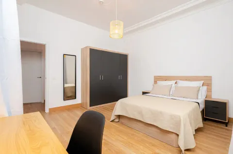 Chambre à louer, Madrid (4/10)