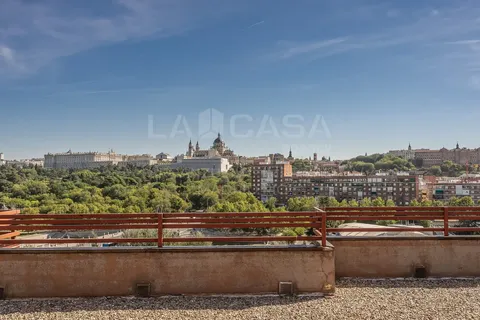 Wohnung 94 m² in Madrid