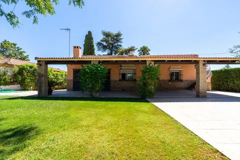 Casa de 150 m² en Palomares del Río