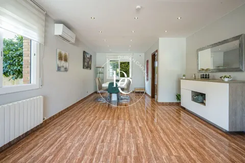 Haus 220 m² in Cubelles