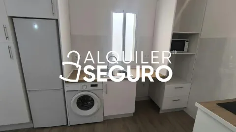 Flat 92 m² in Seville