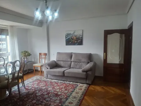Pis de 110 m² a Oviedo